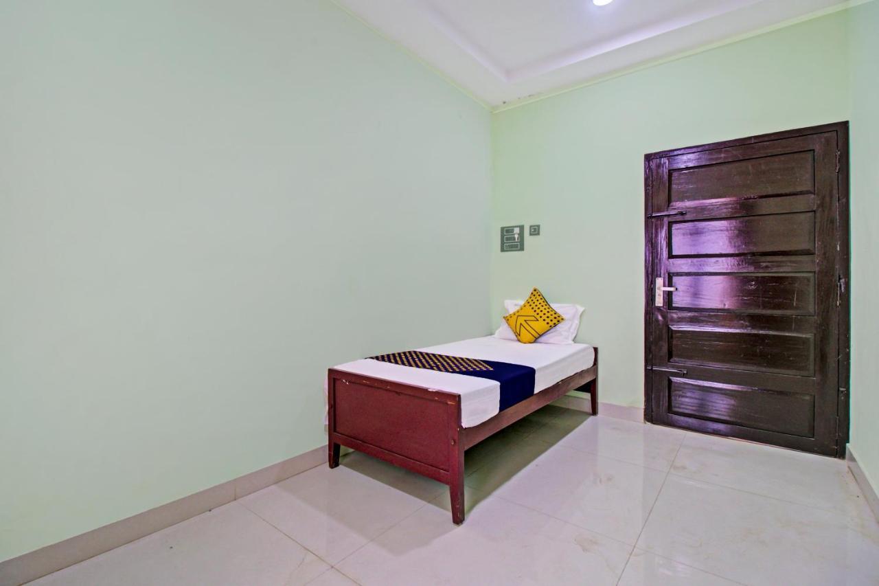 Spot On 73862 Jaya Tourist Home Varkala Ngoại thất bức ảnh